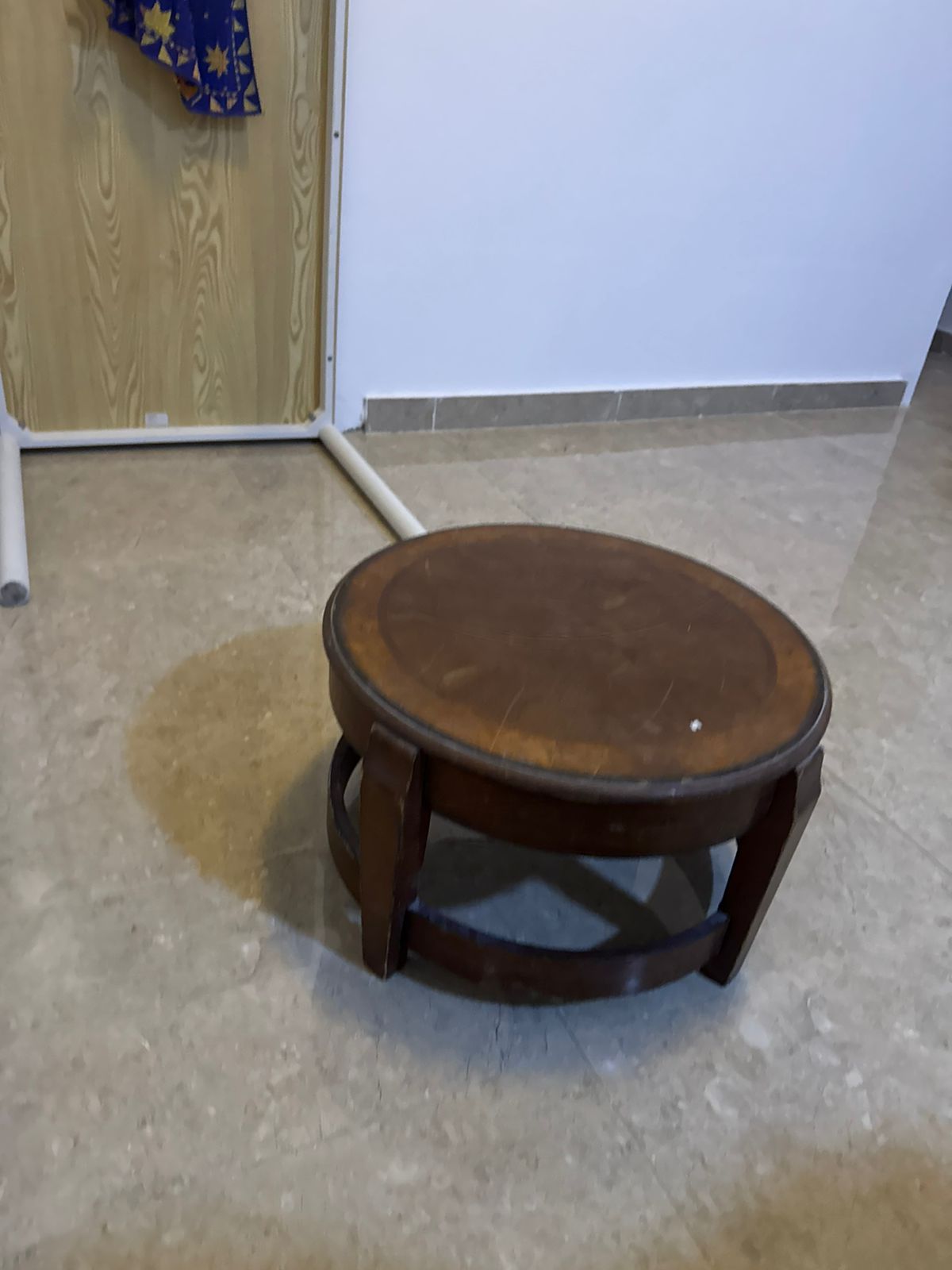 Brown Round Coffee Table - 55x55x27 cm! Only OMR 10!