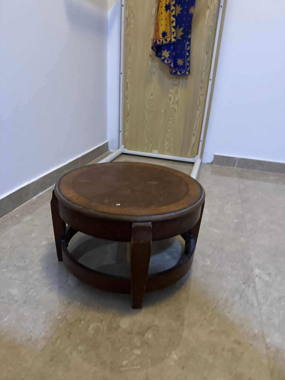 Brown Round Coffee Table - 55x55x27 cm! Only OMR 10!