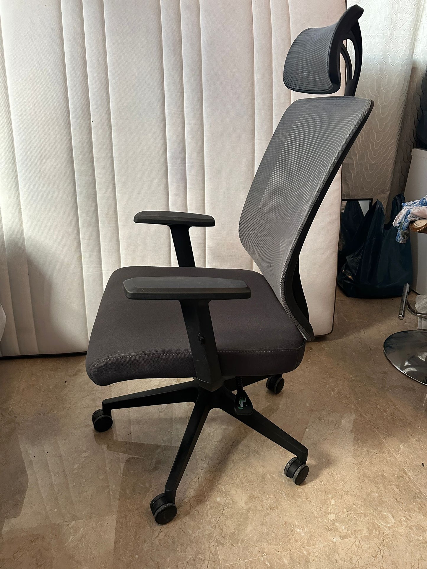 Black Office Chair - Great Condition! Only OMR 12!