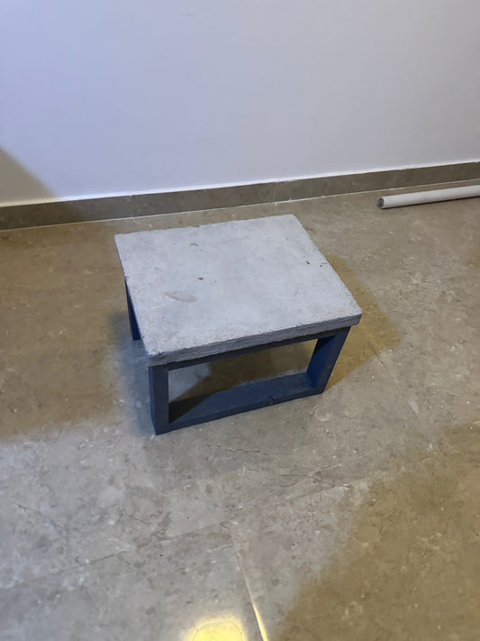 Small Cement style Coffee Table - 40x50x30 cm! Only OMR 5!