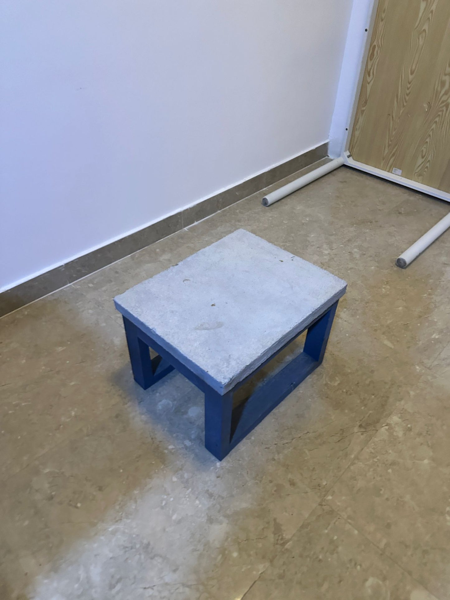 Small Cement style Coffee Table - 40x50x30 cm! Only OMR 5!