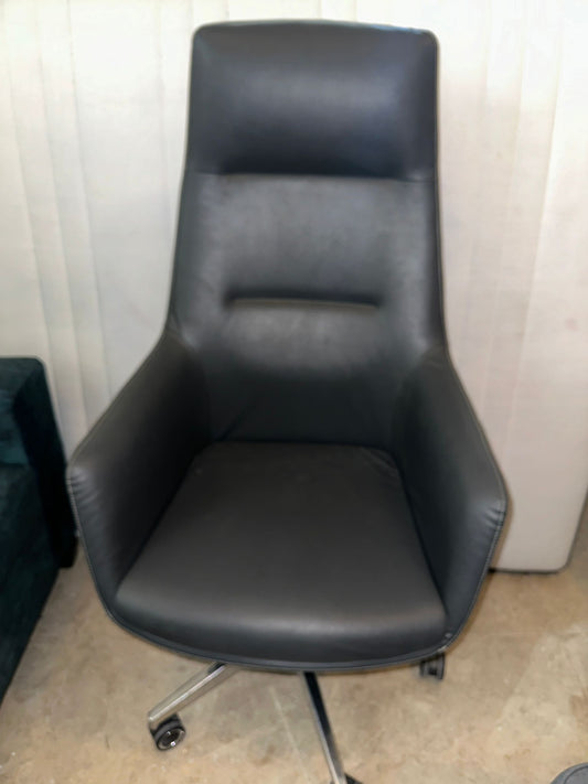 Office Chair - Great Condition! Only OMR 20!