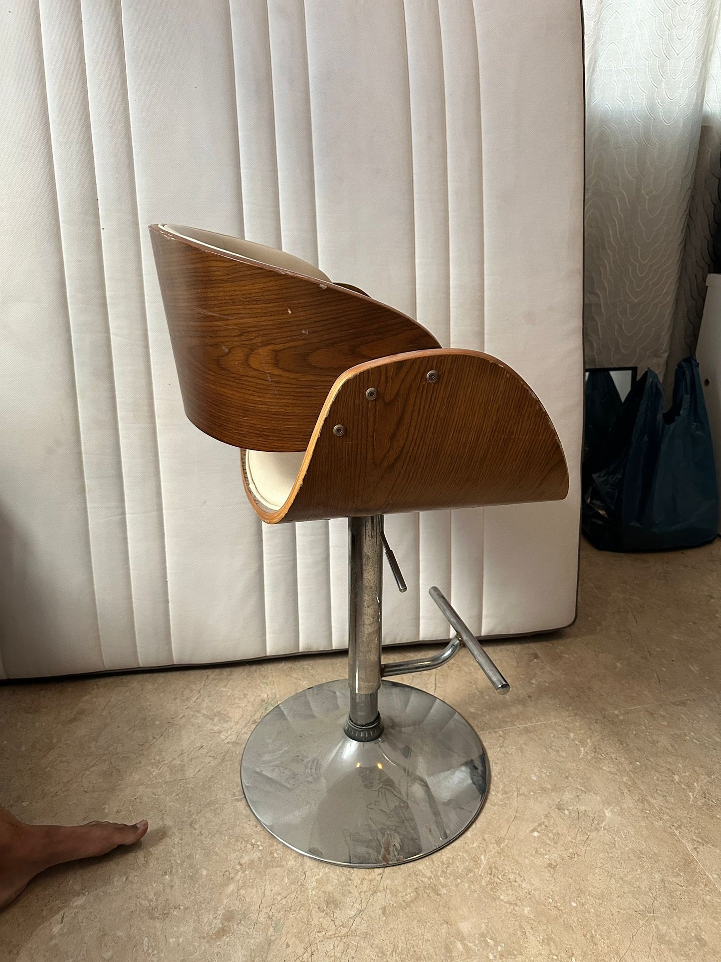 Brown Bar Stool - Great Condition! Only OMR 10!